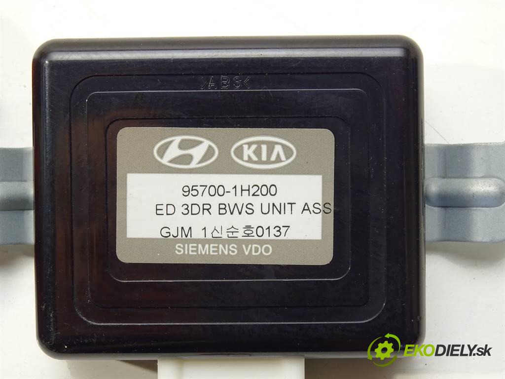 Kia Ceed    ProCeed HATCHBACK 3D 1.6CRDI 115KM 07-12  Modul PDC 95700-1H200 (Ostatné)