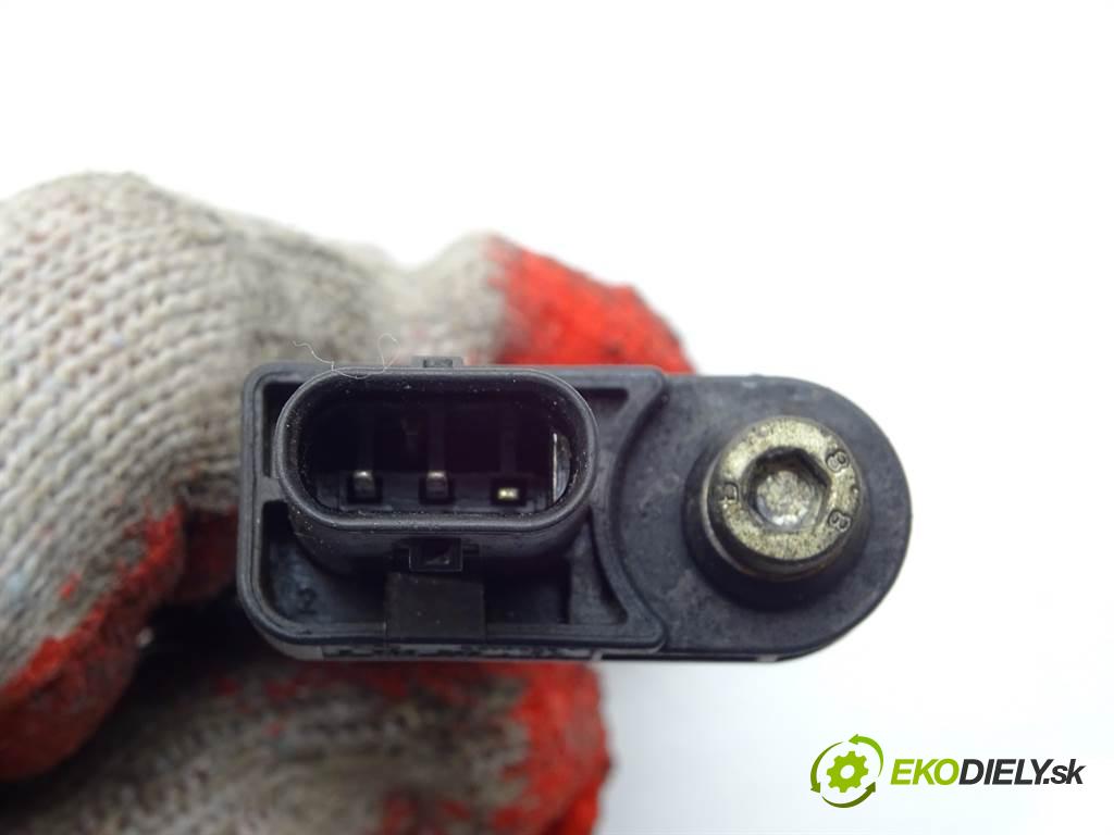 BMW X5  2011 245KM E70 XDRIVE 3.0D 245KM 06-13 3000 snímač pozice hřídele klikového 7806782 (Snímače polohy kliky, vačky)