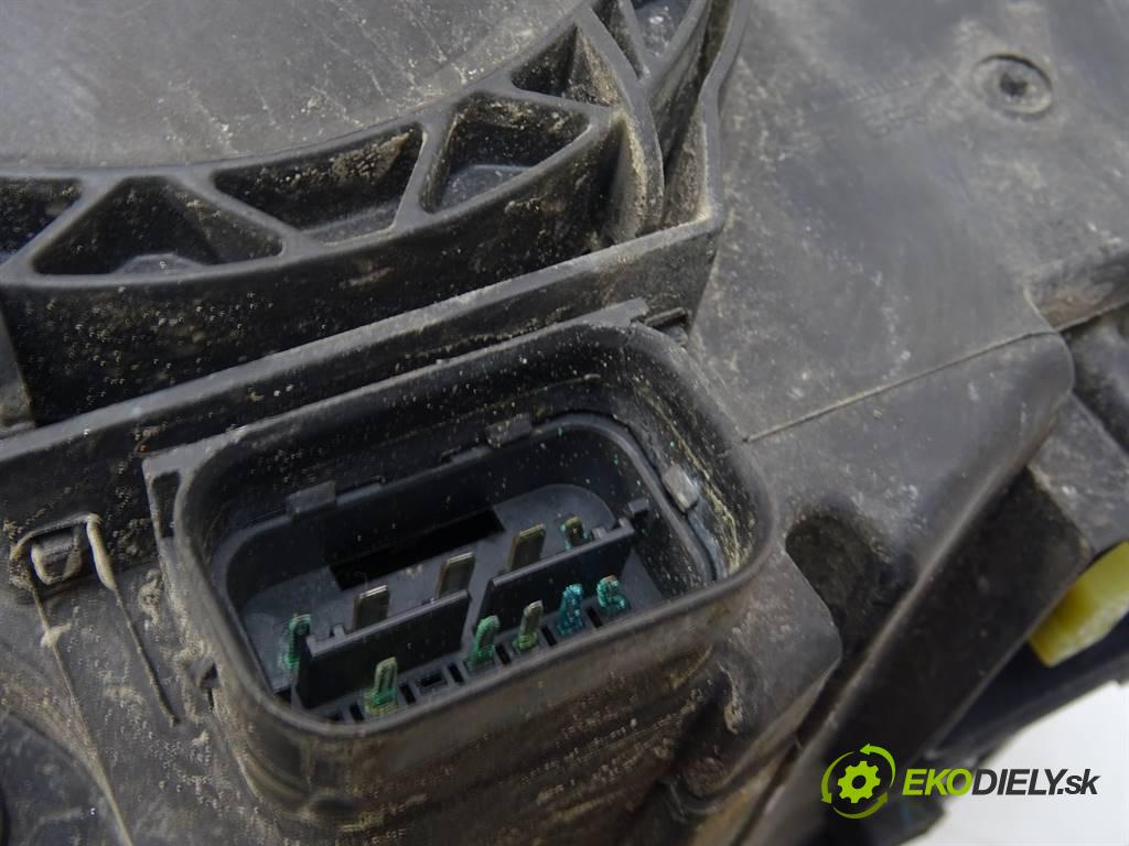 BMW E70 SUV 2011 180 kW xDrive 30 d 2993 Svetlomet pravy BI-XENON 7221896