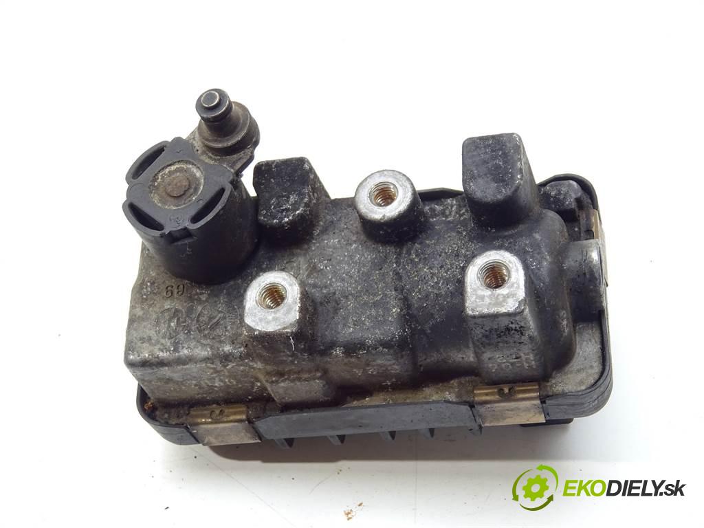 BMW X5    E70 XDRIVE 3.0D 245KM 06-13  nastavovač turba 6NW009543 (Ostatní)