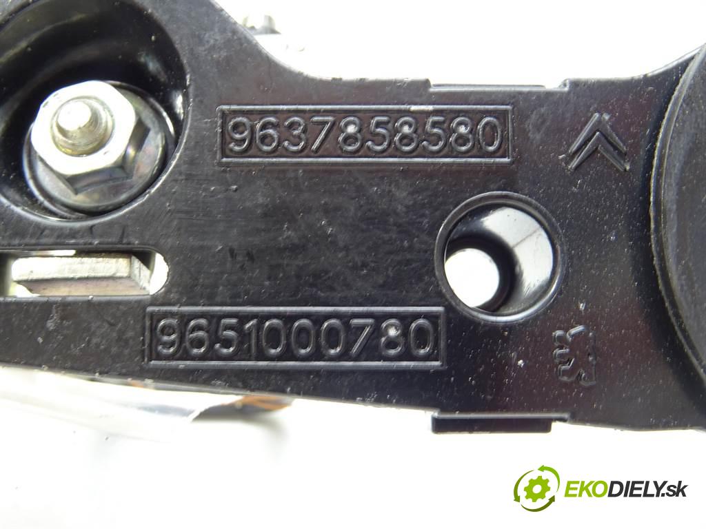 Peugeot 407 SW    KOMBI 5D 1.6HDI 109KM 04-11  Mechanizmus stierače zad 9651000780