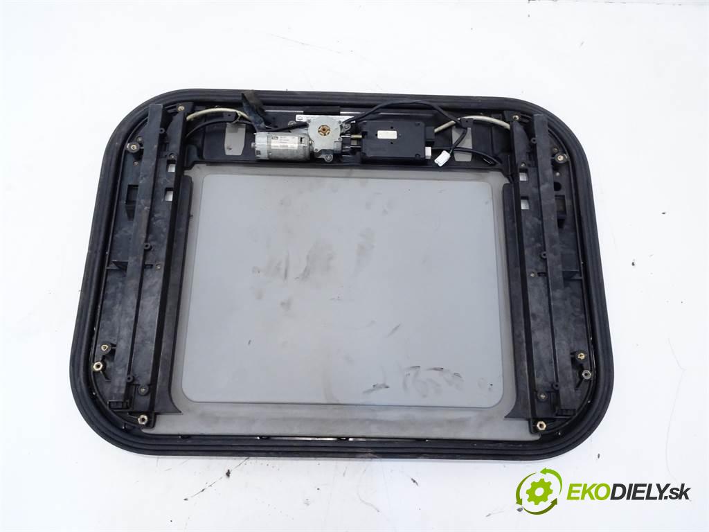 Man TGA    18.430  střešní okno  (Okna karoserie)