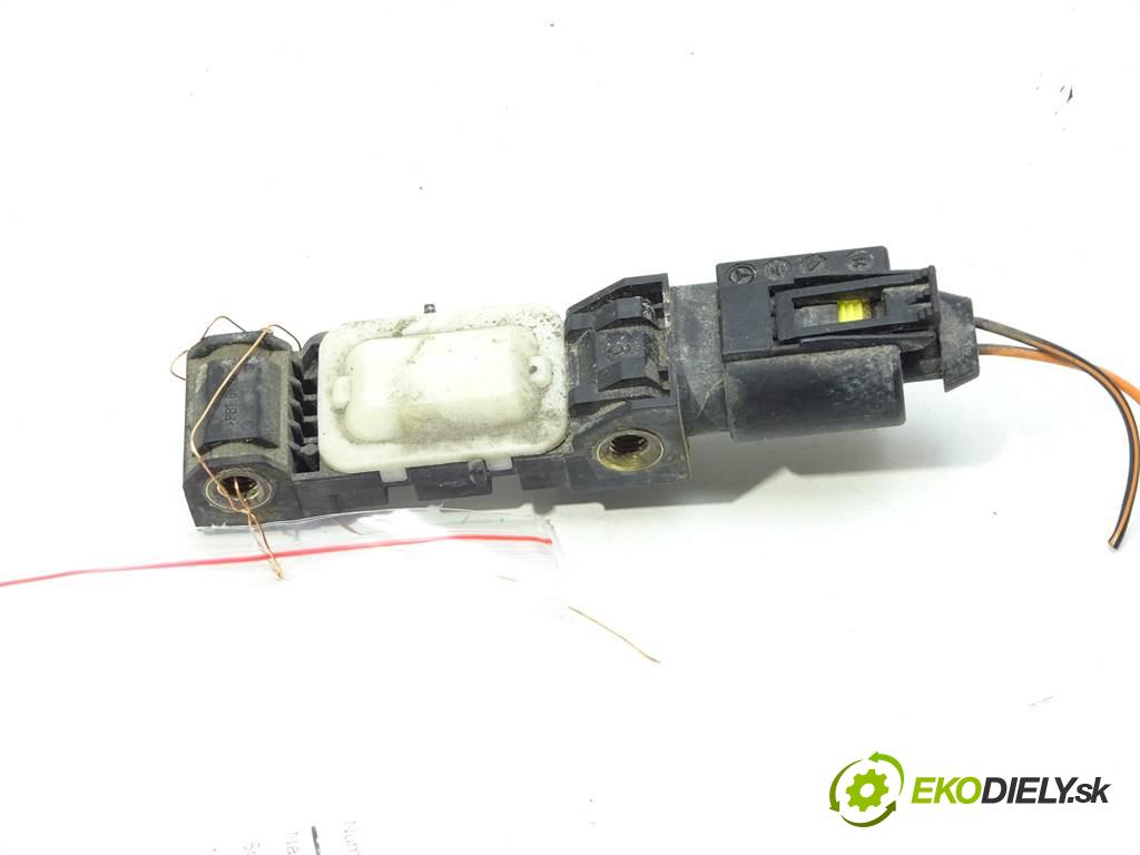 Mitsubishi Colt VI CZ3  2006 95KM 1.3B 95KM 04-08 1300 Snímač nárazu PMR587418 (Snímače nárazu)