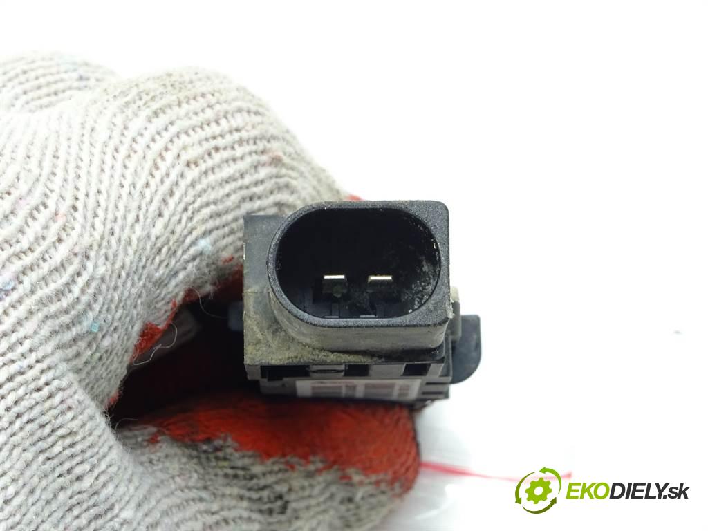 Mitsubishi Colt VI CZ3  2006 95KM 1.3B 95KM 04-08 1300 Snímač nárazu PMR587418 (Snímače nárazu)