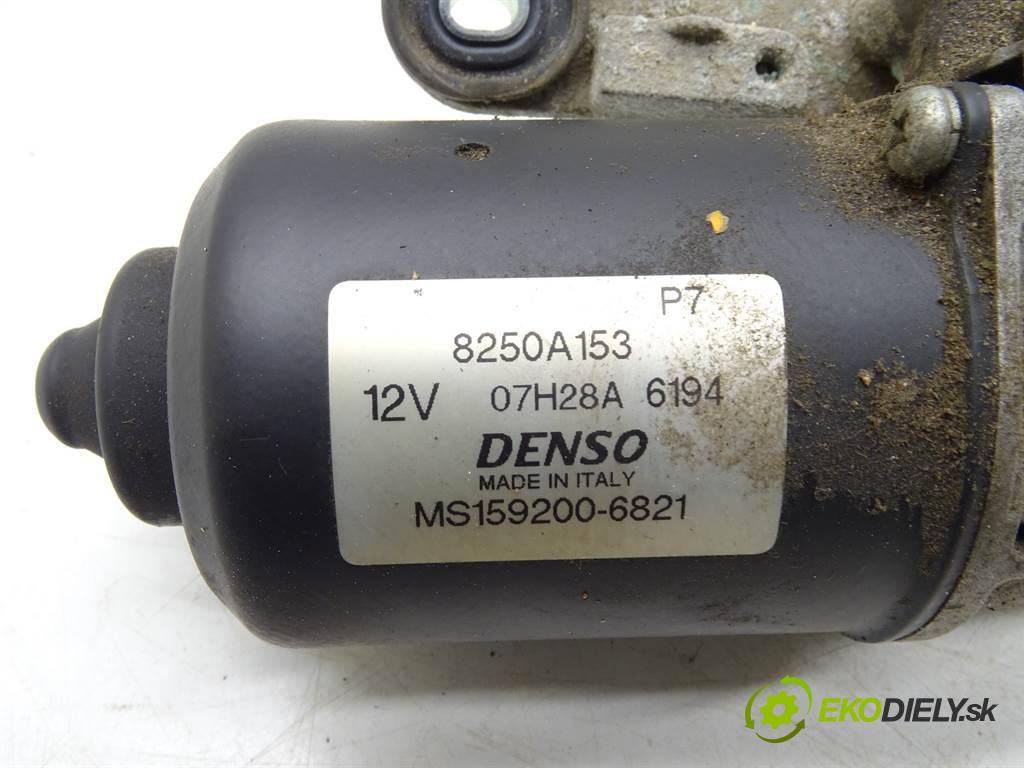 Mitsubishi Colt VI CZ3  2006 95KM 1.3B 95KM 04-08 1300 Mechanizmus stieračov predný 8250A153 (Motorčeky stieračov predné)