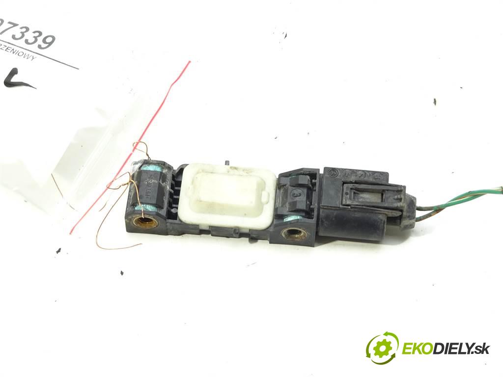 Mitsubishi Colt VI CZ3    1.3B 95KM 04-08  Snímač nárazu PMR587418 (Snímače nárazu)