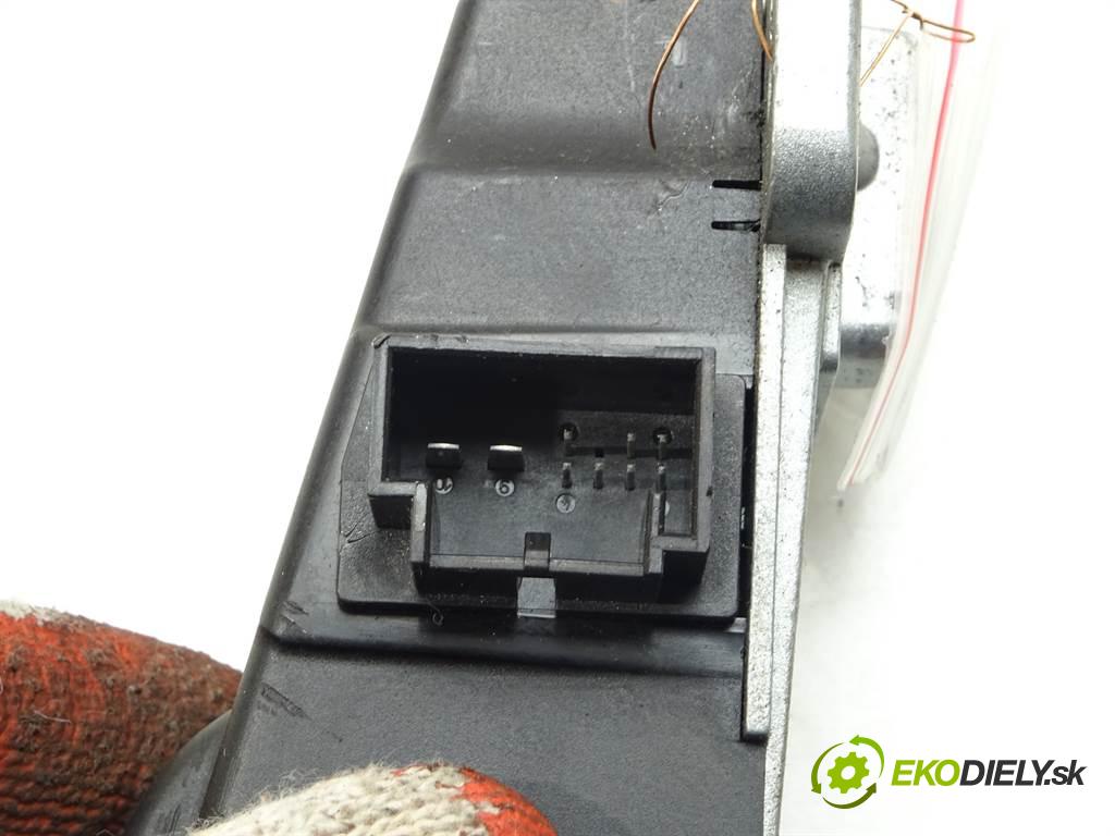 Volkswagen Passat B6  2007 140KM KOMBI 5D 2.0TDI 140KM 05-10 2000 blokáda volantu 3C0905861G (Ostatné)