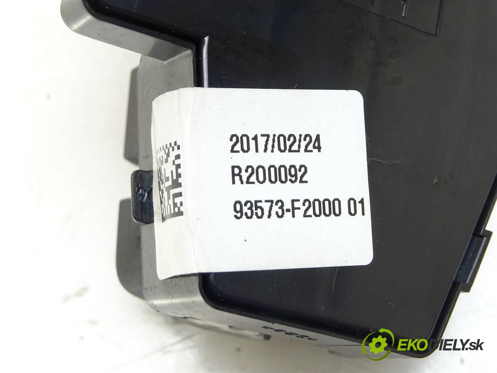 Hyundai Elantra VI  2017 93,8 SEDAN 4D 1.6B 128KM 15-20 1600 Prepínač nastavenia spätných zrkadiel 93573-F2000 (Prepínače, spínače, tlačidlá a ovládače kúrenia)