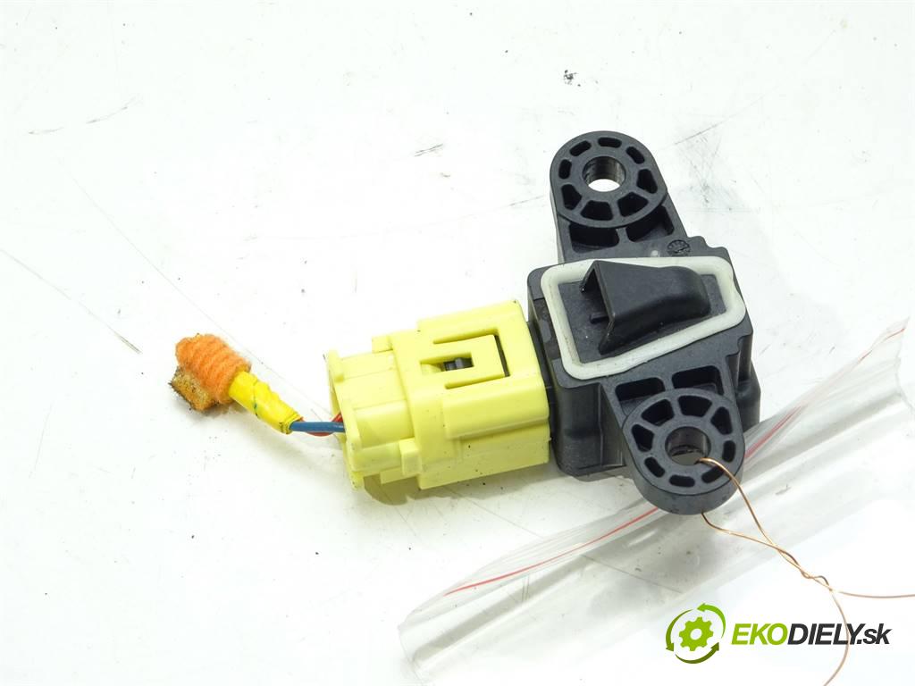 Hyundai Elantra VI    SEDAN 4D 1.6B 128KM 15-20  Snímač nárazu 95920-F2100 (Snímače nárazu)