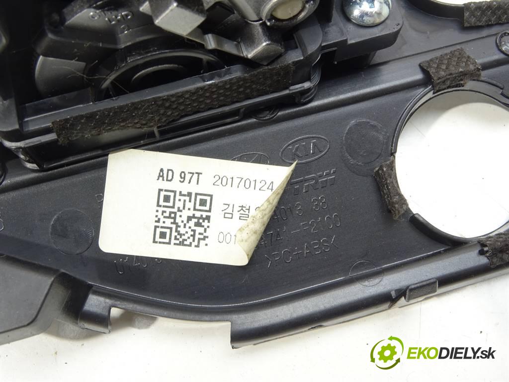 Hyundai Elantra VI    SEDAN 4D 1.6B 128KM 15-20  Mriežky kúrenia stredna  (Mriežky kúrenia (fukáre))