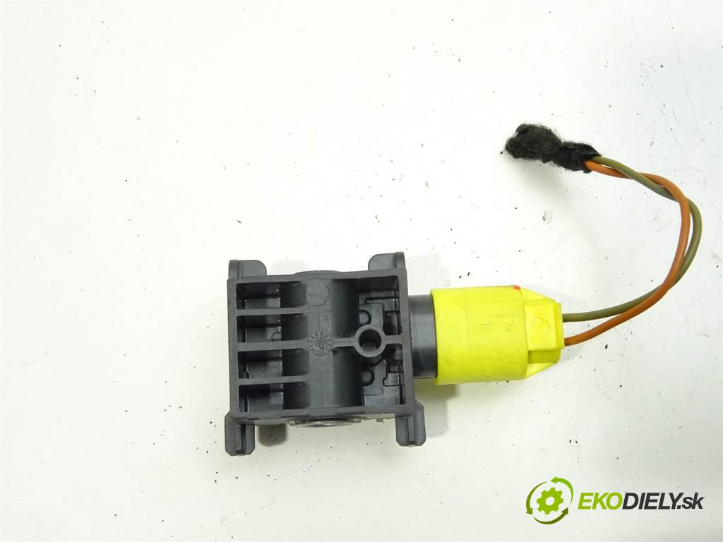 Mercedes-Benz R W251  2006 165 kW 3.0CDI 224KM 05-09 3000 Snímač nárazu 0038202826 (Snímače nárazu)