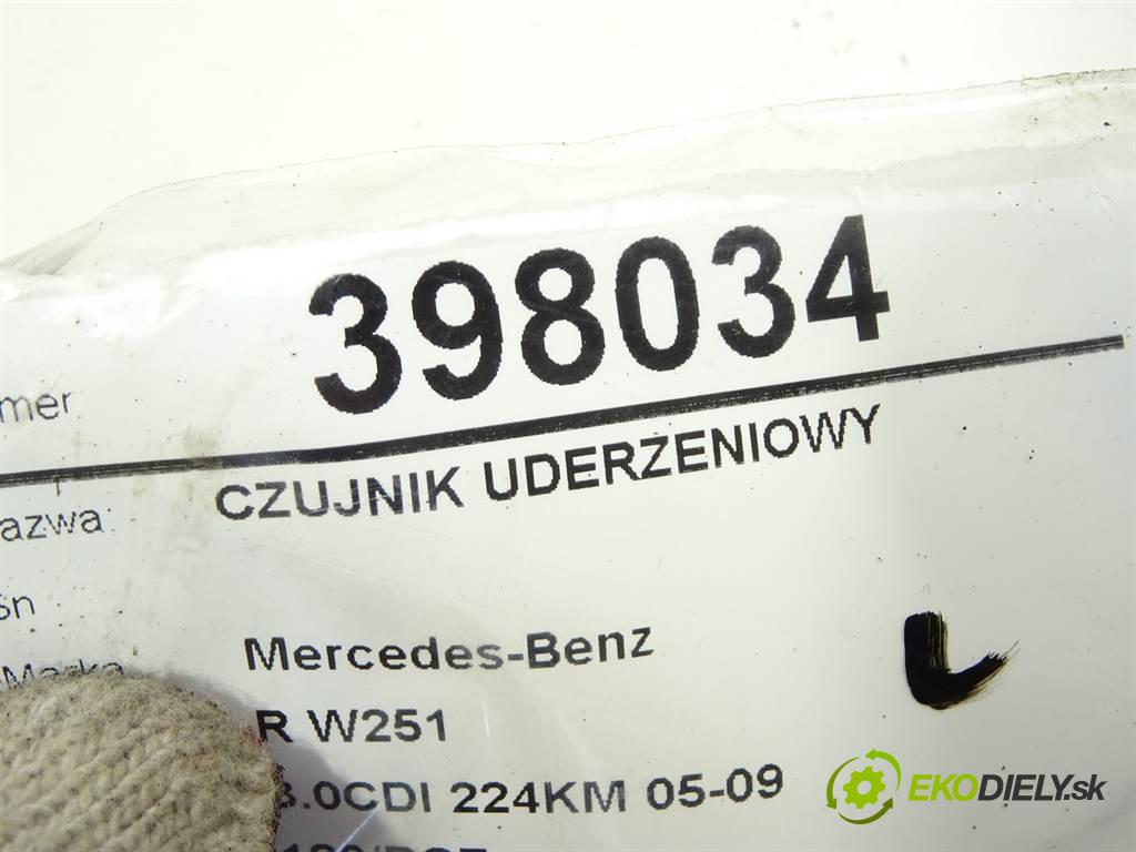 Mercedes-Benz R W251  2006 165 kW 3.0CDI 224KM 05-09 3000 Snímač nárazu 0038202826 (Snímače nárazu)