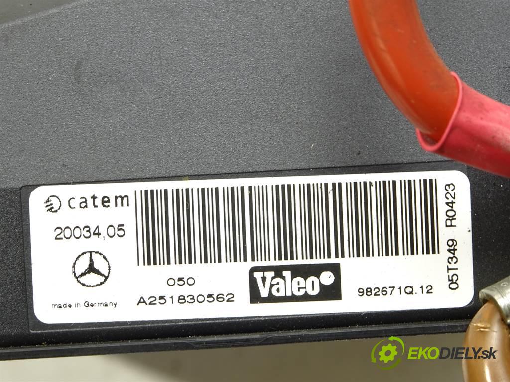 Mercedes-Benz R W251  2006 165 kW 3.0CDI 224KM 05-09 3000 Výhrevné teleso, radiátor kúrenia elektrická A251830562 (Radiátory kúrenia)