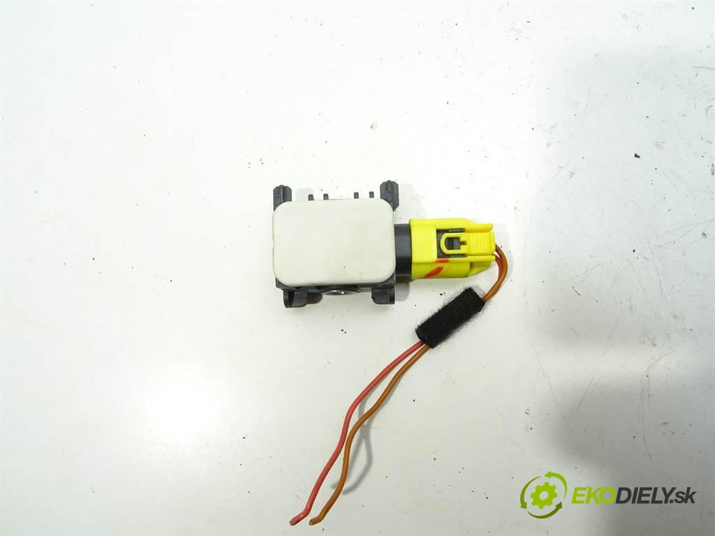 Mercedes-Benz R W251    3.0CDI 224KM 05-09  Snímač nárazu 0038202826 (Snímače nárazu)