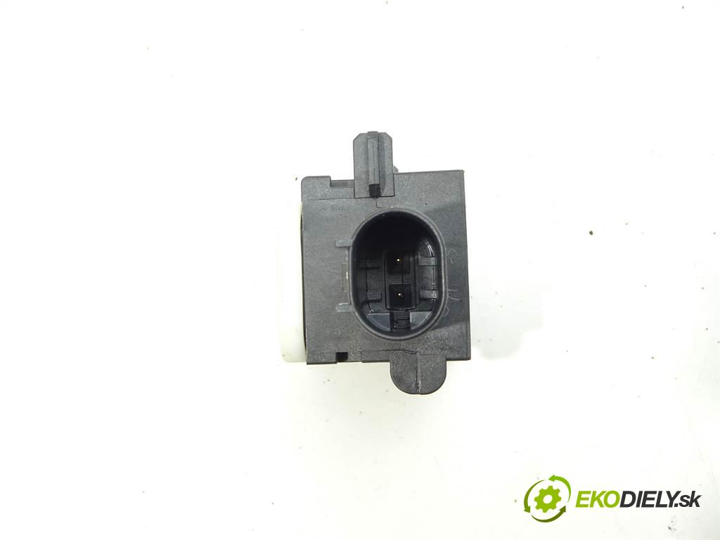 Mercedes-Benz R W251    3.0CDI 224KM 05-09  Snímač nárazu 0038202826 (Snímače nárazu)