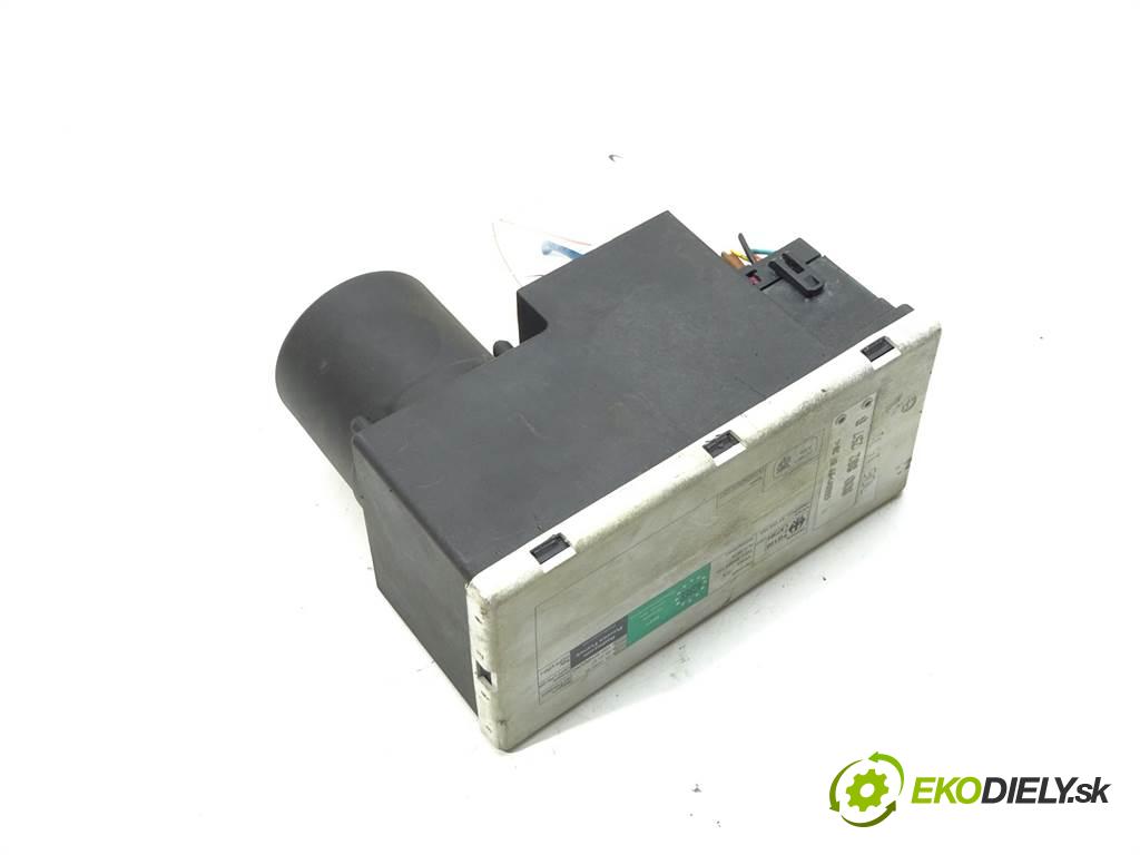 Audi A3 8L FL  2001 110 kW HATCHBACK 5D 1.8T 150KM 00-03 1800 pumpa centrálneho zámku 8D0862257B (Riadiace jednotky centrálneho zámku)