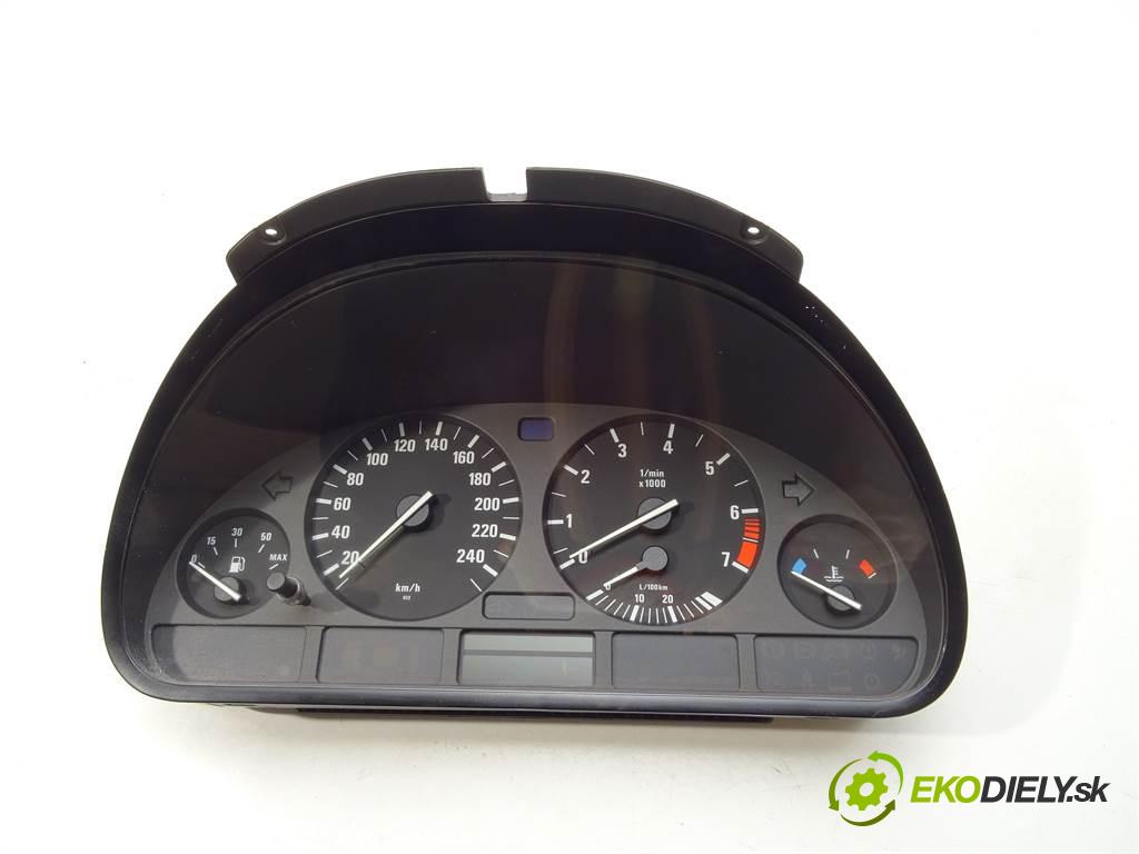 BMW 5 E39  1998  SEDAN 4D 2.5B 170KM 96-04 2500 Prístrojovka 8375669 (Prístrojové dosky, displeje)