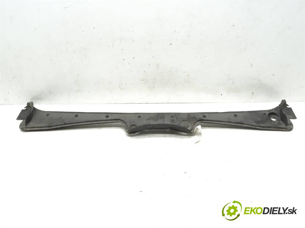 BMW 5 E60  2005 200 kW E61 KOMBI 5D 3.0D 272KM 02-10 3000 Torpédo, plast pod čelné okno 7027083 (Torpéda)