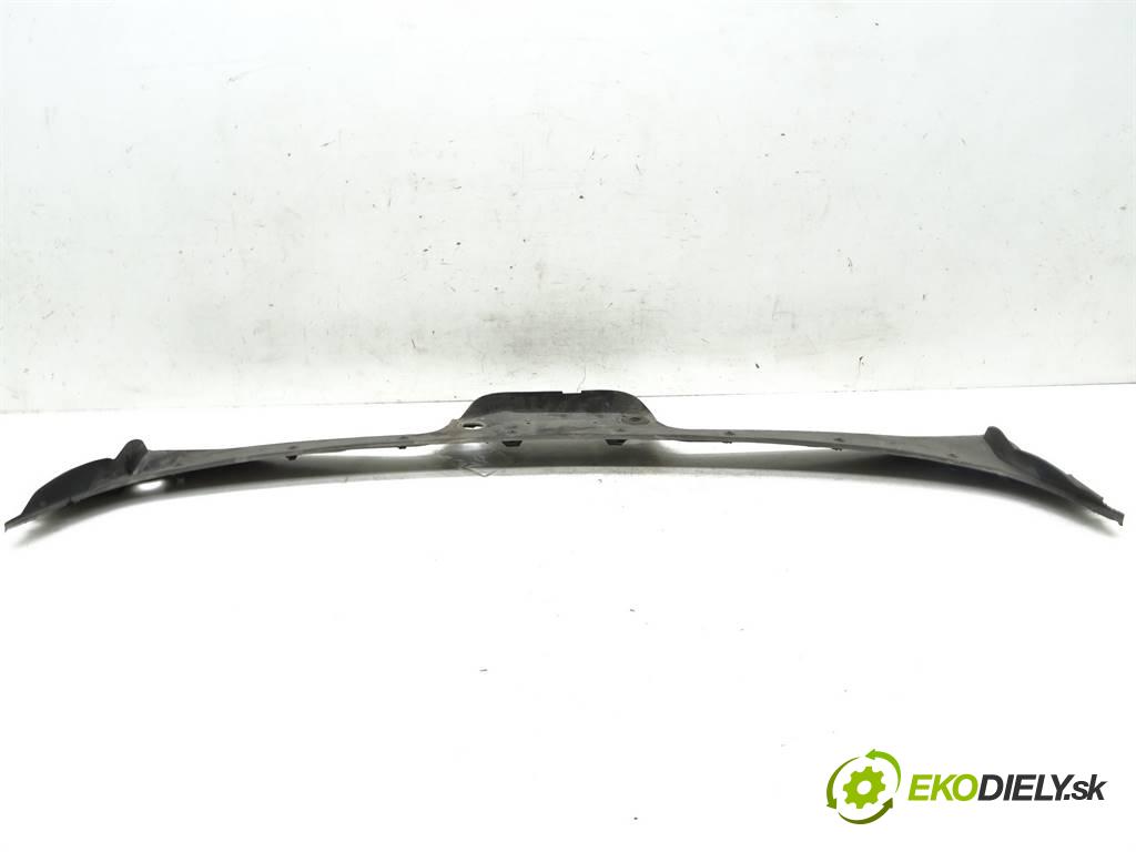 BMW 5 E60  2005 200 kW E61 KOMBI 5D 3.0D 272KM 02-10 3000 Torpédo, plast pod čelné okno 7027083 (Torpéda)