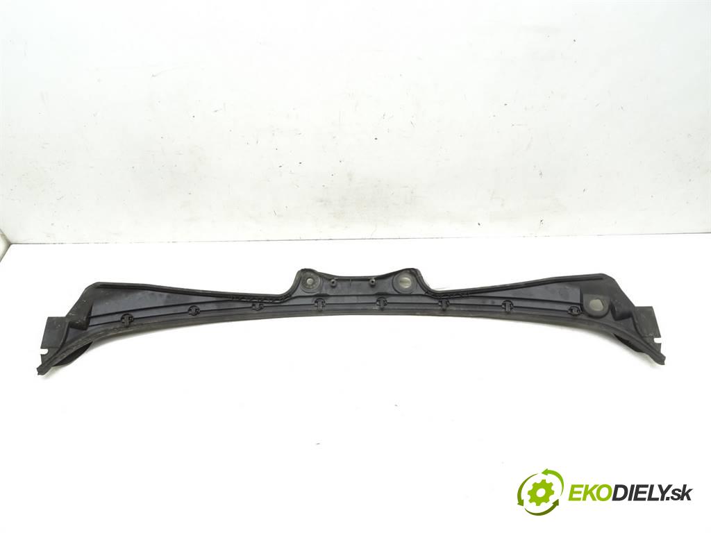 BMW 5 E60  2005 200 kW E61 KOMBI 5D 3.0D 272KM 02-10 3000 Torpédo, plast pod čelné okno 7027083 (Torpéda)
