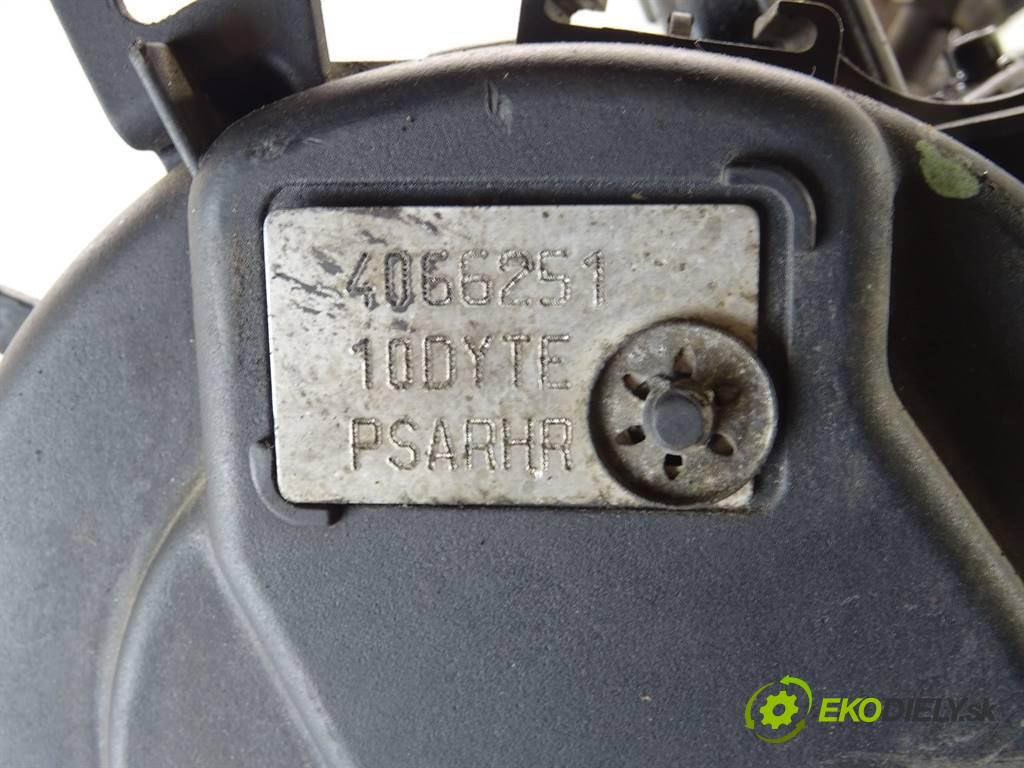 Peugeot 407 SW  2004 100 kW KOMBI 5D 2.0HDI 136KM 04-11 2000 motor RHR (Motory (kompletní))