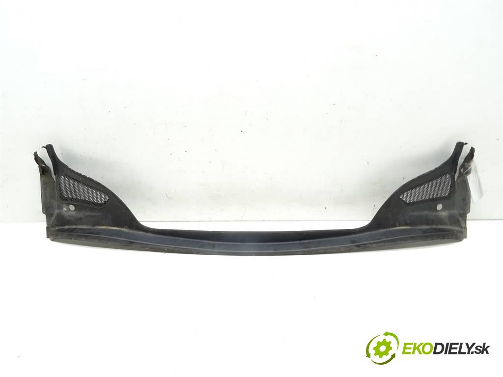 Peugeot 307 SW  2002 79 kW KOMBI 2.0HDI 107KM 01-05 2000 Torpédo, plast pod čelné okno  (Torpéda)