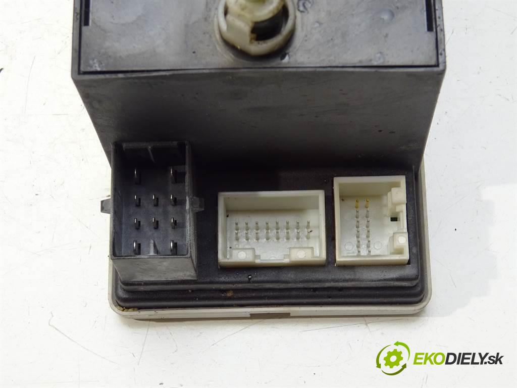 Audi A3 8L  1998 66 kW HATCHBACK 3D 1.9TDI 90KM 96-00 1900 pumpa centrálneho zámku 8L0862257L (Riadiace jednotky centrálneho zámku)