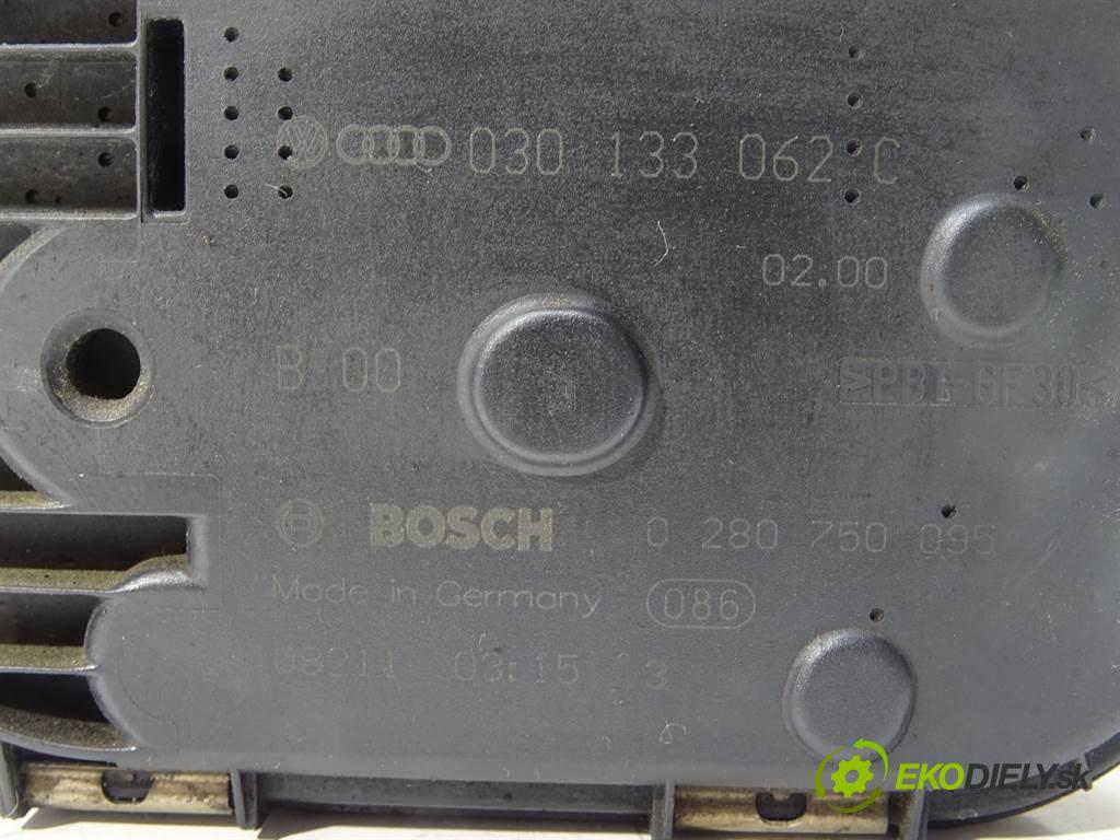 Volkswagen Polo III 6N2 FL  2000 37 kW HATCHBACK 3D 1.0B 50KM 99-01 1000 Škrtiaca klapka 030133062C (Škrtiace klapky)
