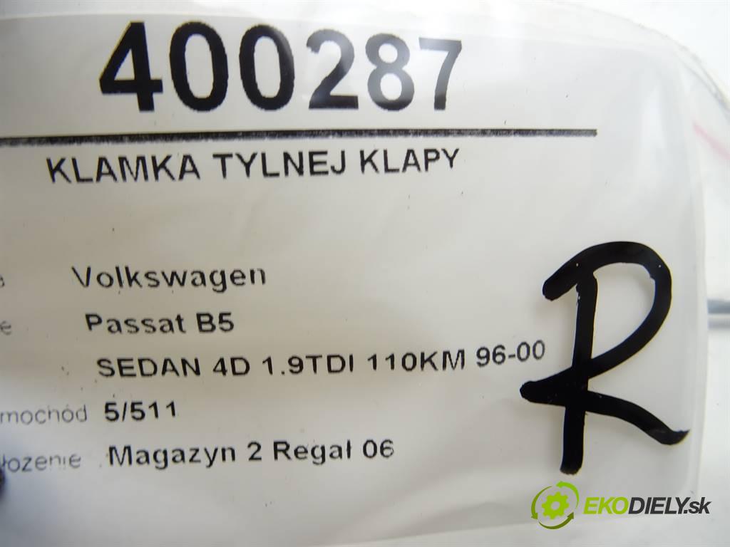 Volkswagen Passat B5  1997 81 kW SEDAN 4D 1.9TDI 110KM 96-00 1900 klika zadní část dveří 3B0827297D