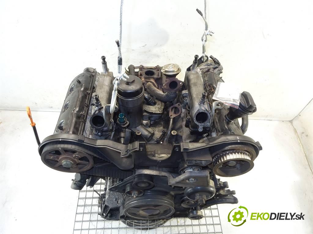 Audi A6 C5  2001 132 kW KOMBI 2.5TDI 180KM 97-04 2500 motor AKE (Motory (kompletní))