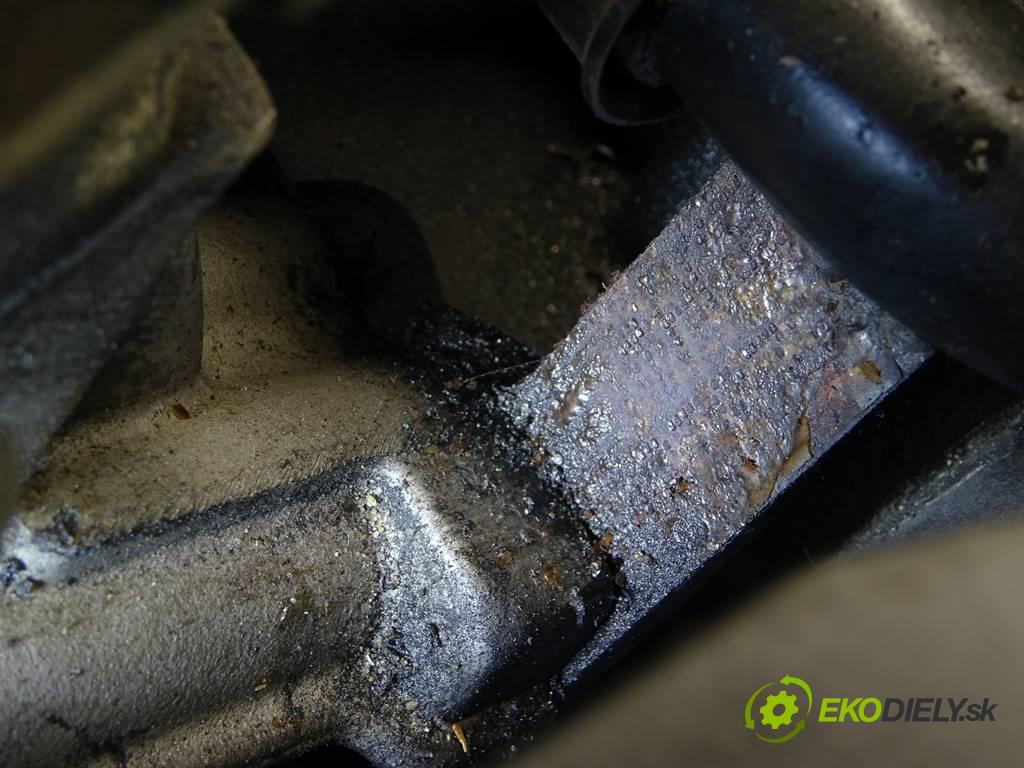 Audi A6 C5  2001 132 kW KOMBI 2.5TDI 180KM 97-04 2500 motor AKE (Motory (kompletní))