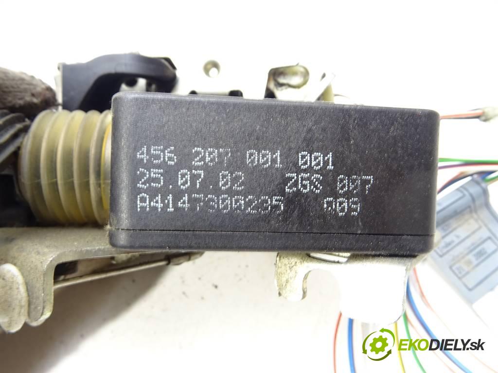 Mercedes-Benz W414 Vaneo  2002 67 kW 1.7CDI 91KM 01-05 1700 zámok zadní část levý A4147300235