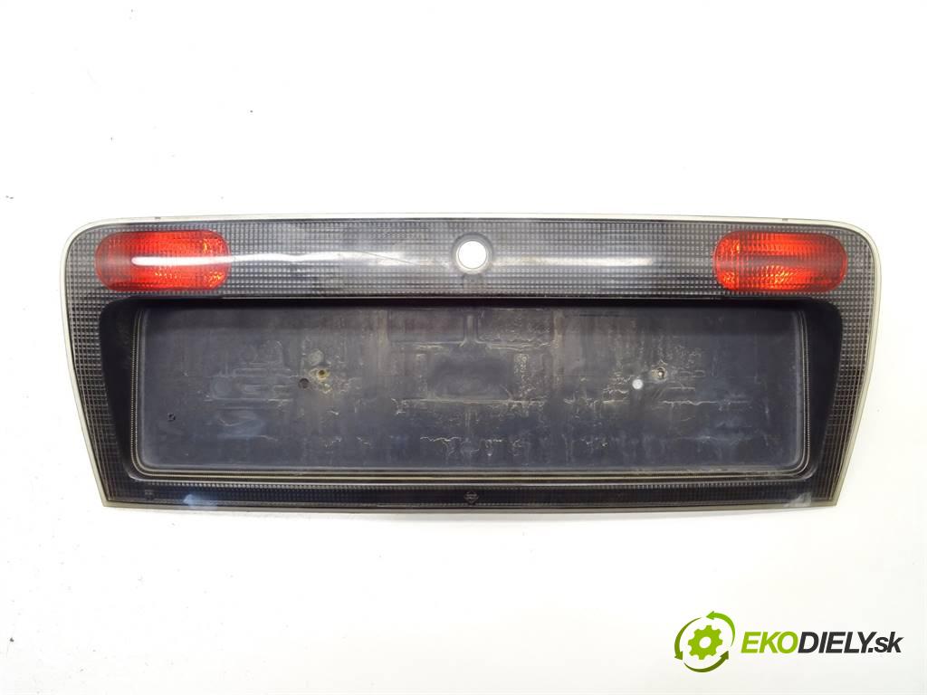 Audi A6 C5  1998 121 kW SEDAN 4D 2.4B V6 165KM 97-04 2400 zadní část - čelo lišta dveří zadní část 4B5945695E