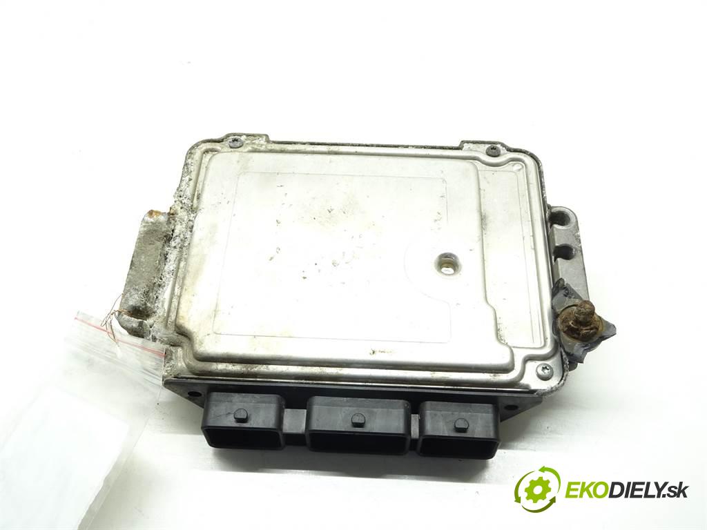 Mazda 3  2005 80 kW BK HATCHBACK 5D 1.6TDCI 109KM 03-09 1600 riadiaca jednotka Motor 3M61-12A650-AA (Riadiace jednotky)