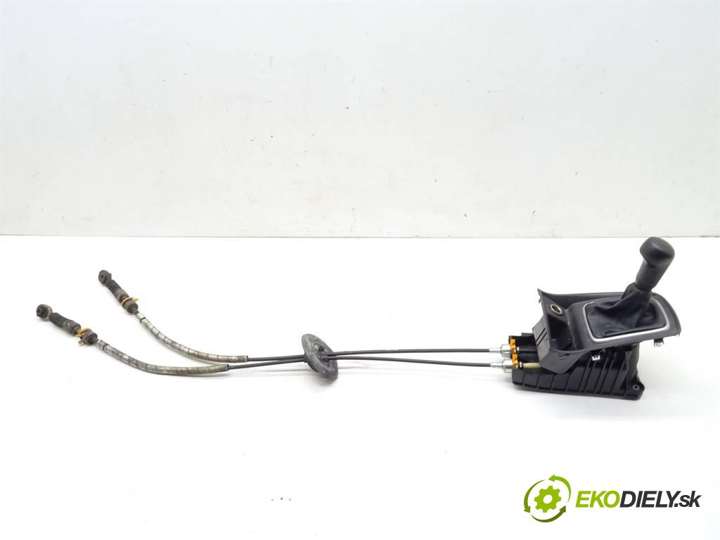 Chevrolet Captiva I   2011 110 kW LIFT 2.0D VCDI 150KM 10-15 2000 Kulisa  (Rýchlostné páky / kulisy)