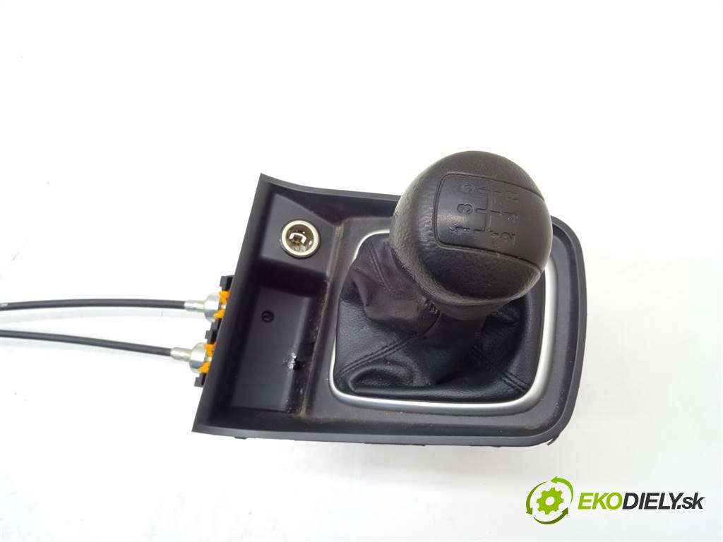 Chevrolet Captiva I   2011 110 kW LIFT 2.0D VCDI 150KM 10-15 2000 Kulisa  (Rýchlostné páky / kulisy)