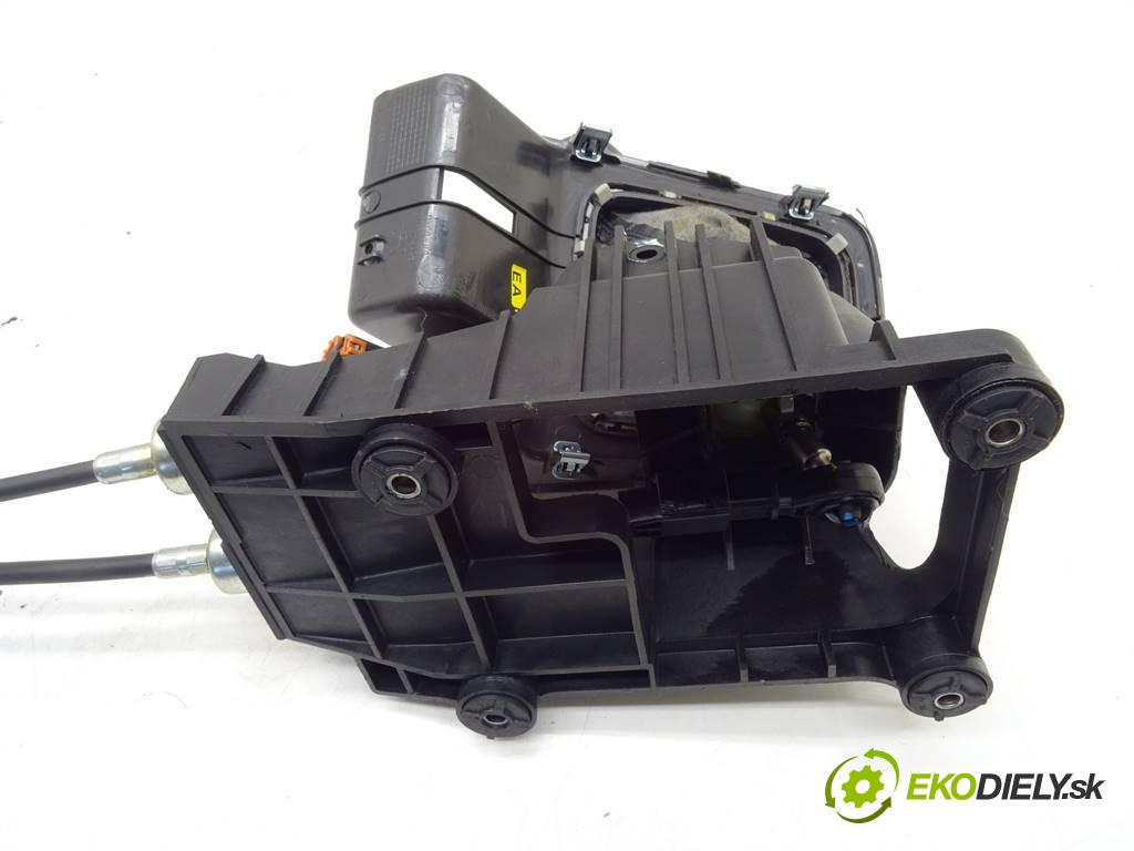 Chevrolet Captiva I   2011 110 kW LIFT 2.0D VCDI 150KM 10-15 2000 Kulisa  (Rýchlostné páky / kulisy)