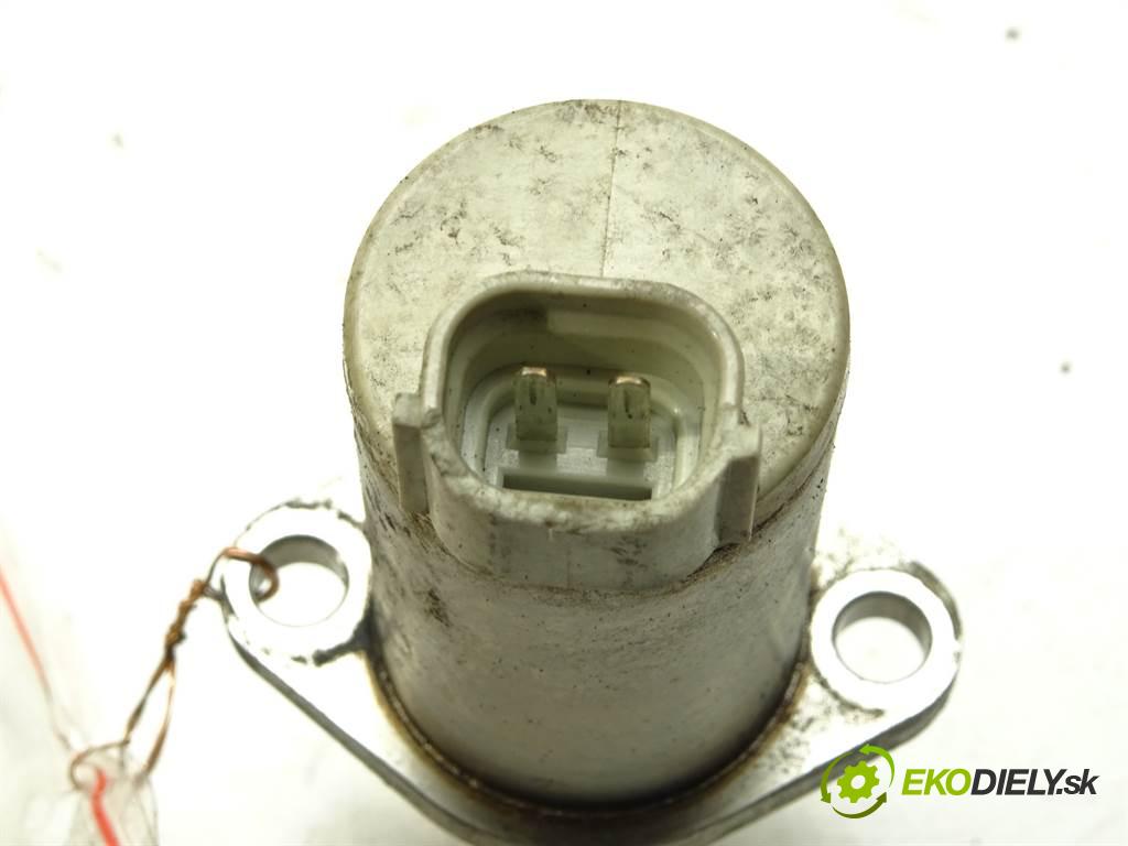 Toyota Avensis II T25  2003 85 kW KOMBI 5D 2.0D-4D 116KM 03-09 2000 Regulátor tlaku paliva  (Ostatné)