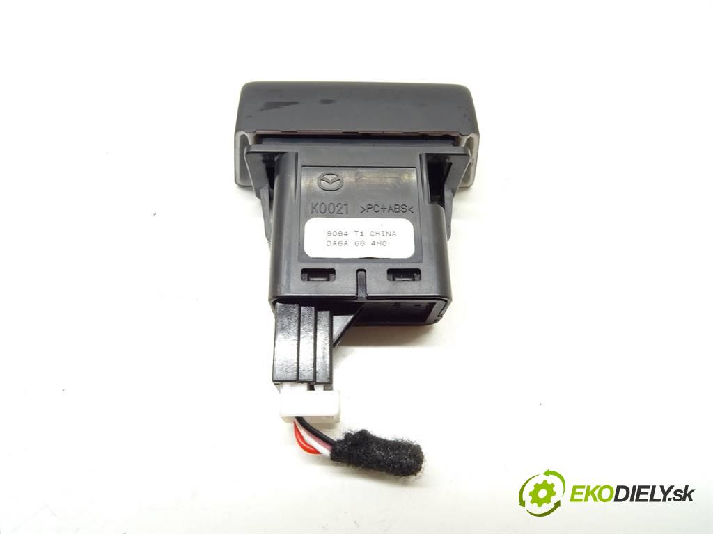 Mazda 2 III  2019 66 kW DJ HATCHBACK 5D 1.5B 90KM 14-20 1500 Spínač svetiel výstražných (núdzových) DA6A664H0 (Prepínače, spínače, tlačidlá a ovládače kúrenia)