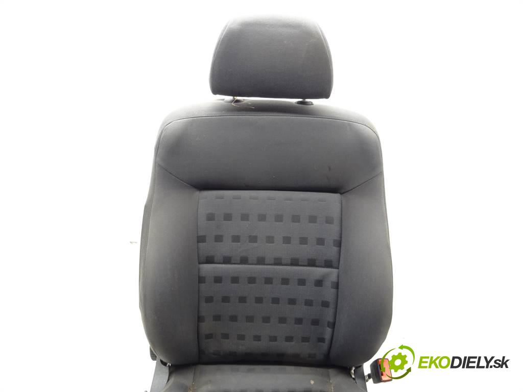 Volkswagen Passat B5 FL  2002 96 kW SEDAN 4D 1.9TDI 130KM 00-05 1900 sedadlo pravý  (Sedačky, sedadla)