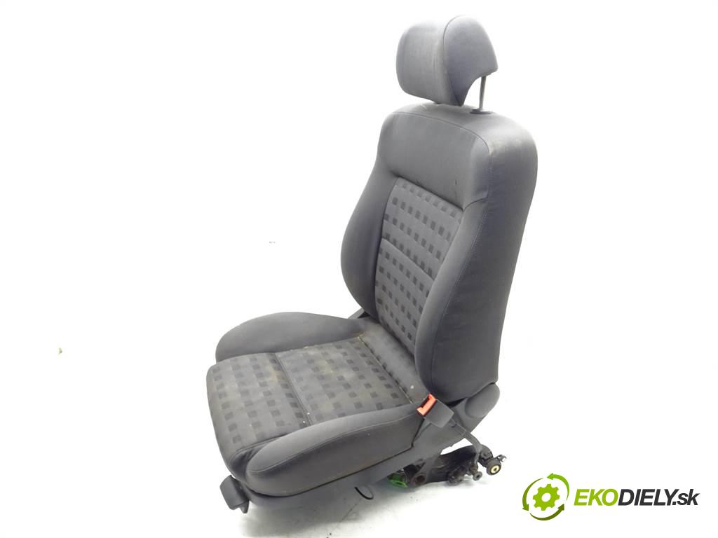 Volkswagen Passat B5 FL  2002 96 kW SEDAN 4D 1.9TDI 130KM 00-05 1900 sedadlo pravý  (Sedačky, sedadla)