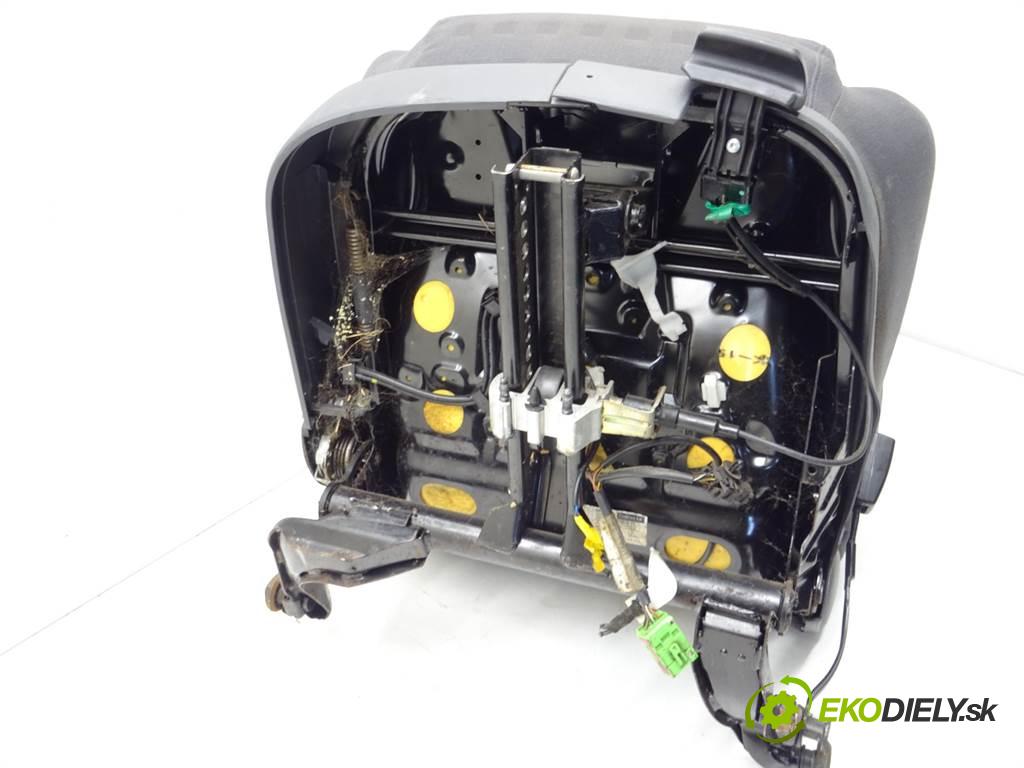 Volkswagen Passat B5 FL  2002 96 kW SEDAN 4D 1.9TDI 130KM 00-05 1900 sedadlo pravý  (Sedačky, sedadla)