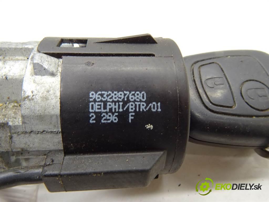 Citroen C3  2002 50 kW HATCHBACK 5D 1.4HDI 68KM 02-09 1400 spinačka 9632897680 (Spínacie skrinky a kľúče)