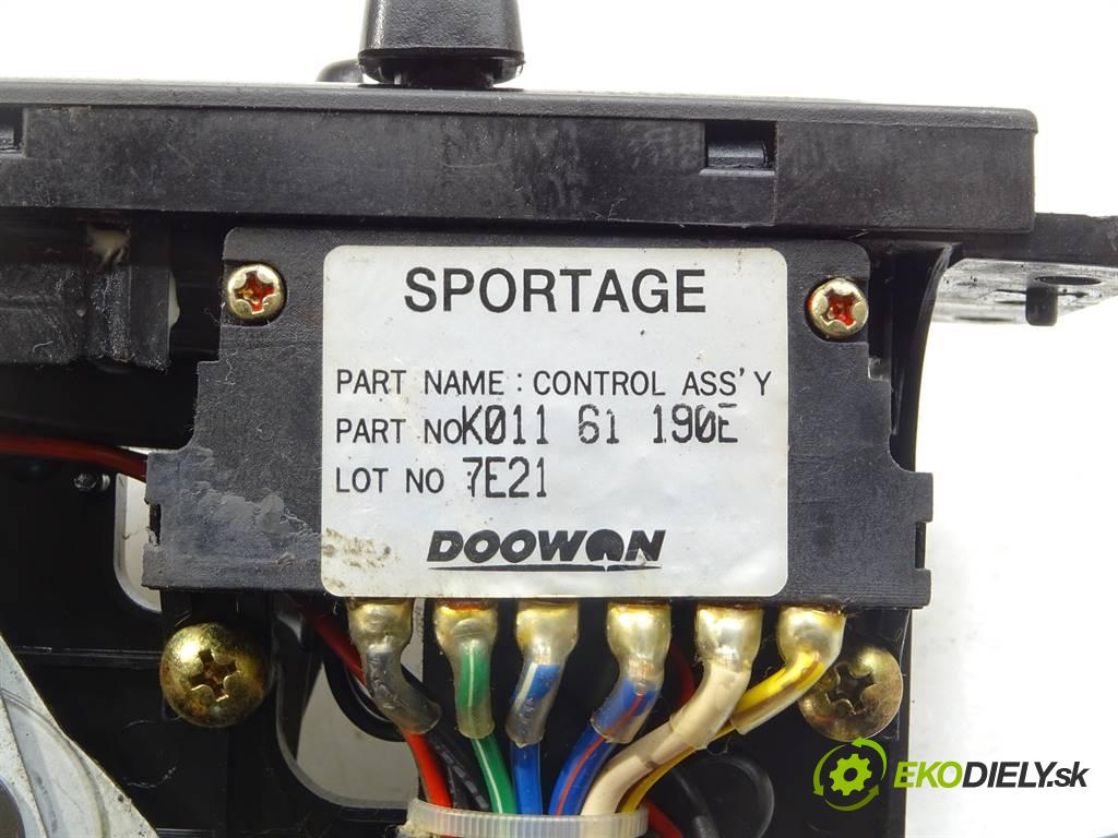 Kia Sportage I  1997  4WD 2.0B 128KM 93-04 2000 Panel ovládania kúrenia K01161190E (Prepínače, spínače, tlačidlá a ovládače kúrenia)