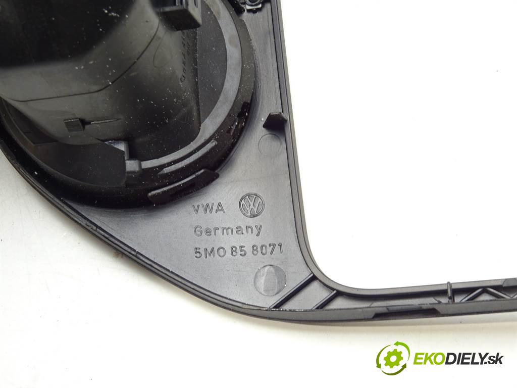 Volkswagen Golf V    PLUS 1.9TDI 105KM 03-09  mří topení střední 5M0858071 (Mřížky topení)