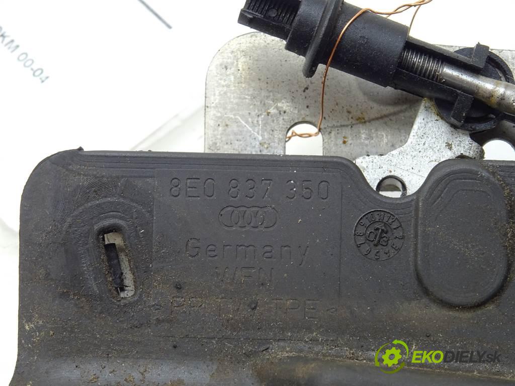 Audi A4 B6  2004 96 kW SEDAN 4D 1.9TDI 130KM 00-04 1900 zámok přední část pravý 4B2837016G