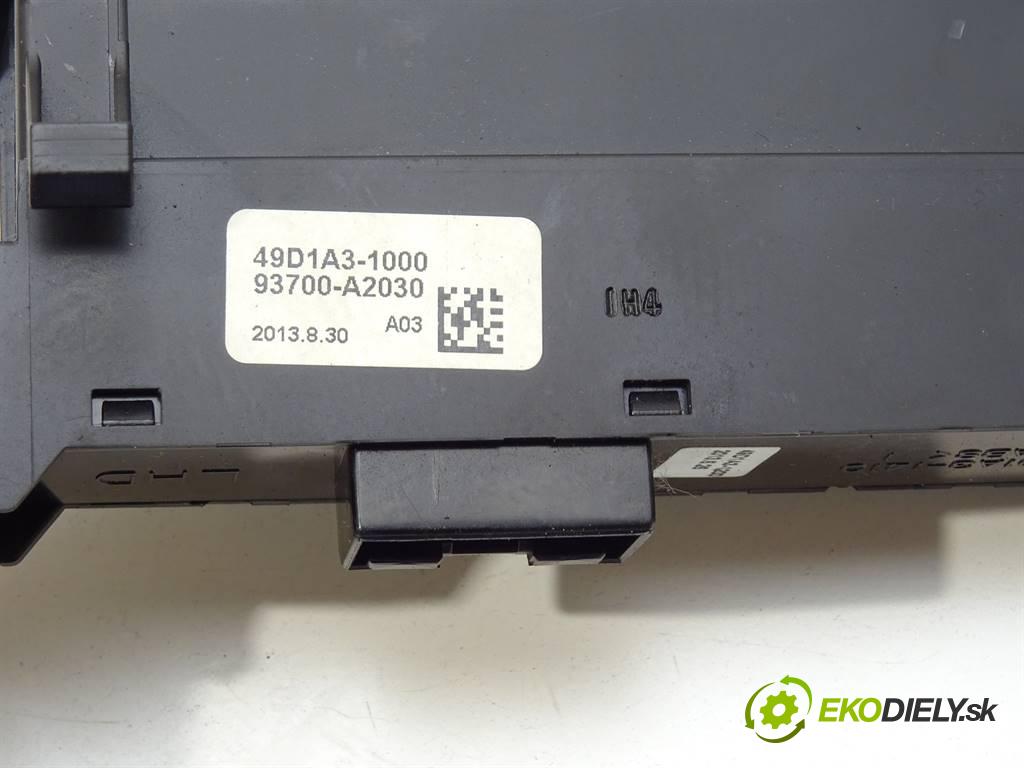 KIA CEED (JD) 2012 - 2018    1.6 GDI 99 kW [135 KM] benzyna 2012 - 2018  Panel Prepínač vyhrievania sedačky 93700-A2030