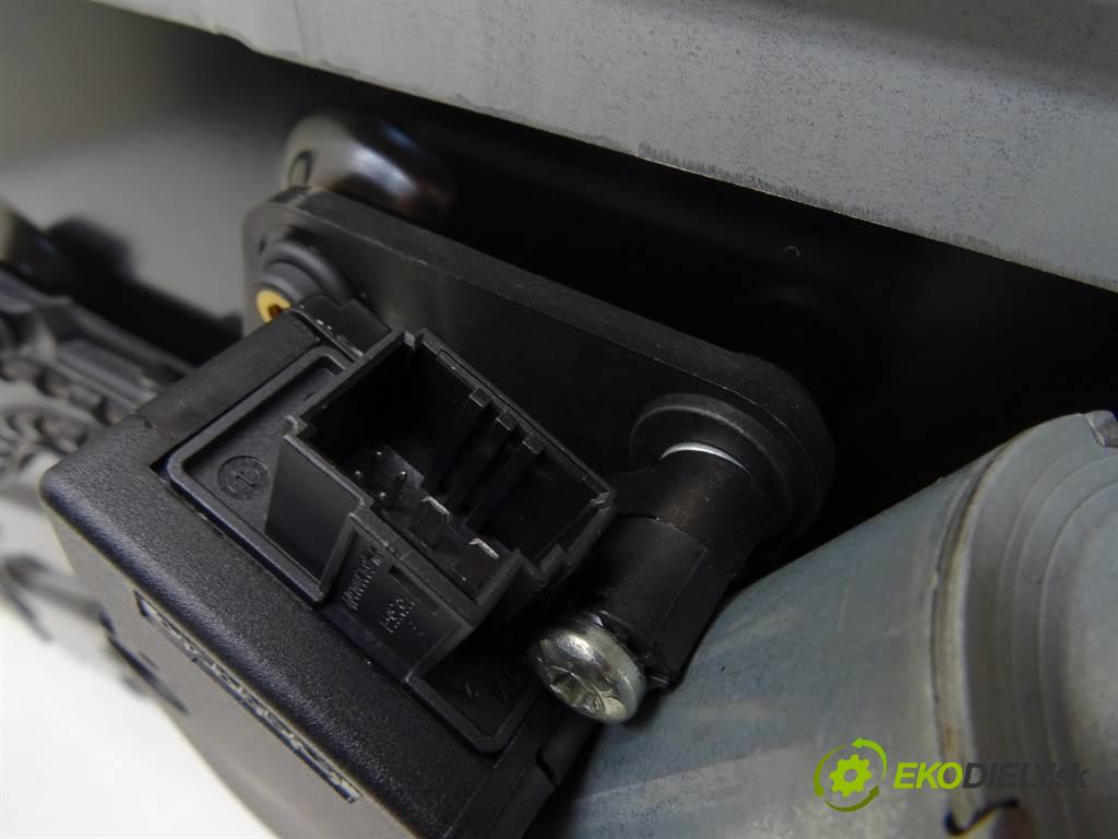 BMW 7 (F01, F02, F03, F04) 2008 - 2015    750 i, Li xDrive 300 kW [408 KM] benzyna 2009 - 20  střešní okno  (Okna karoserie)