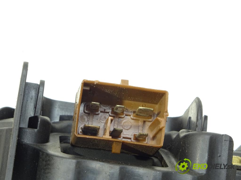 AUDI A4 B6 (8E2) 2000 - 2005    1.9 TDI 85 kW [116 KM] olej napędowy 2004 - 2004  Ventilátor ventilátor kúrenia 8E1820021E (Ventilátory kúrenia)