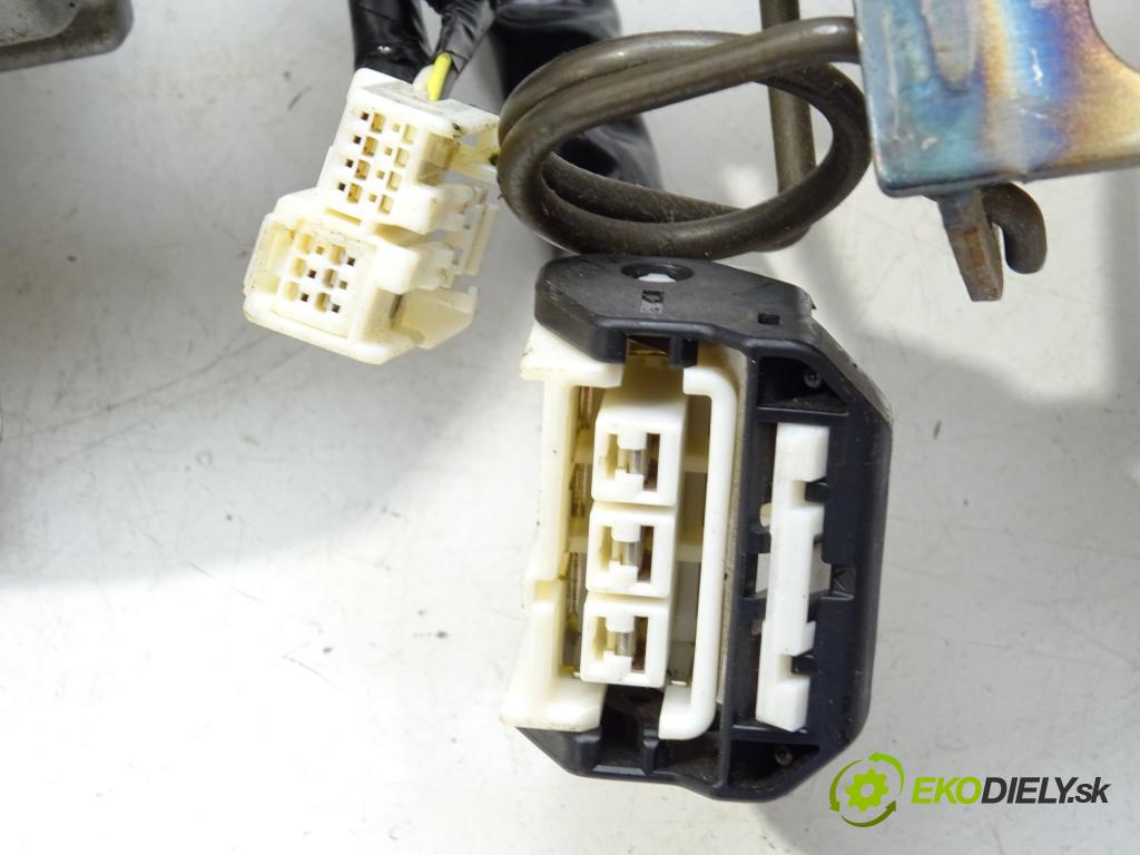 TOYOTA AURIS (_E15_) 2006 - 2012    1.4 (ZZE150_) 71 kW [97 KM] benzyna 2007 - 2012  Pumpa servočerpadlo 4525012A90 (Servočerpadlá, pumpy riadenia)